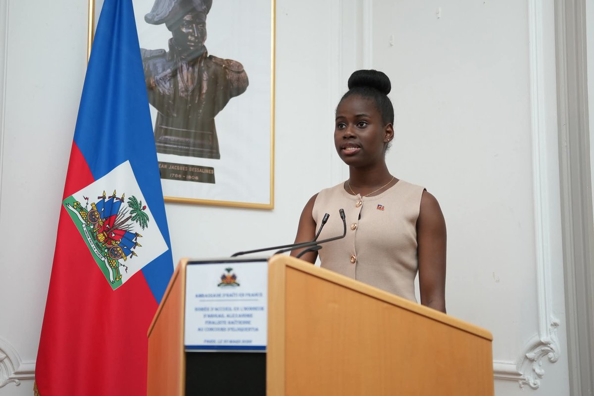 Lucna Henrismé tweet media