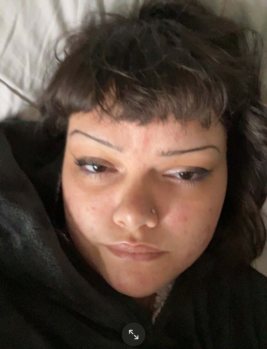 momma violet ☥ tweet media