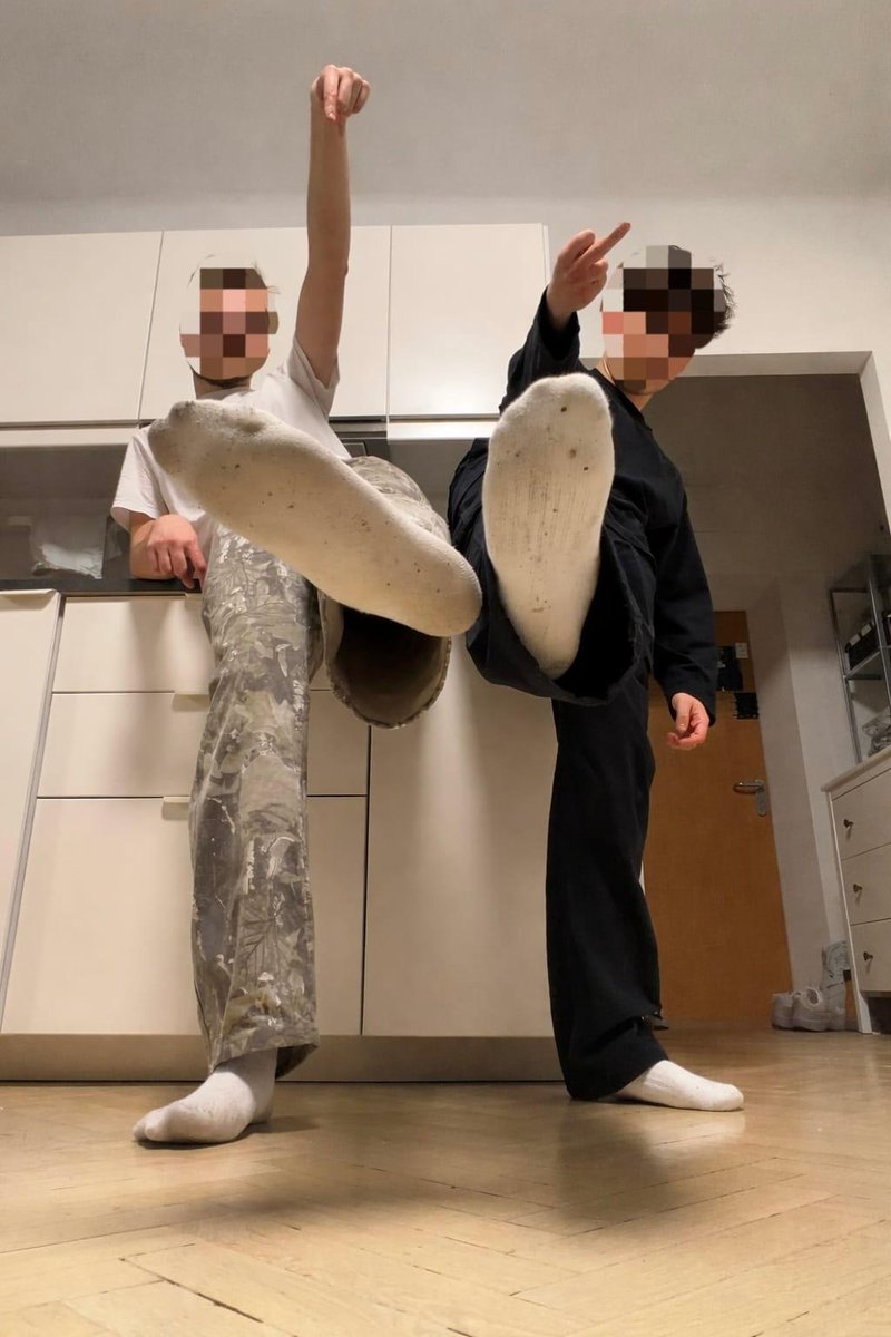 master_white_socks tweet media