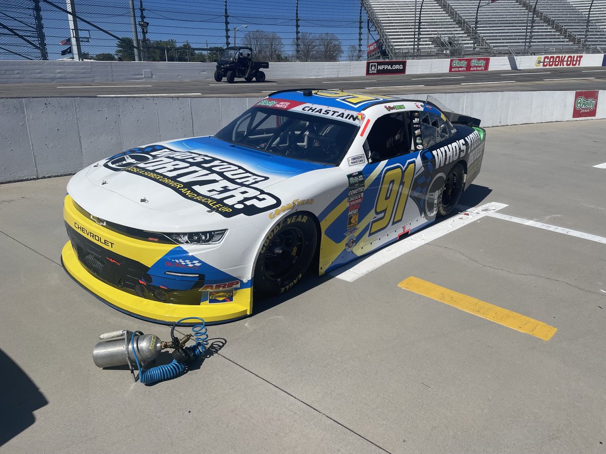 tuckerbj's tweet photo. Race Day at the Paper Clip!  ⁦@DGMRacingFL⁩  with Ross Chastain! https://t.co/ctOteSKnoJ