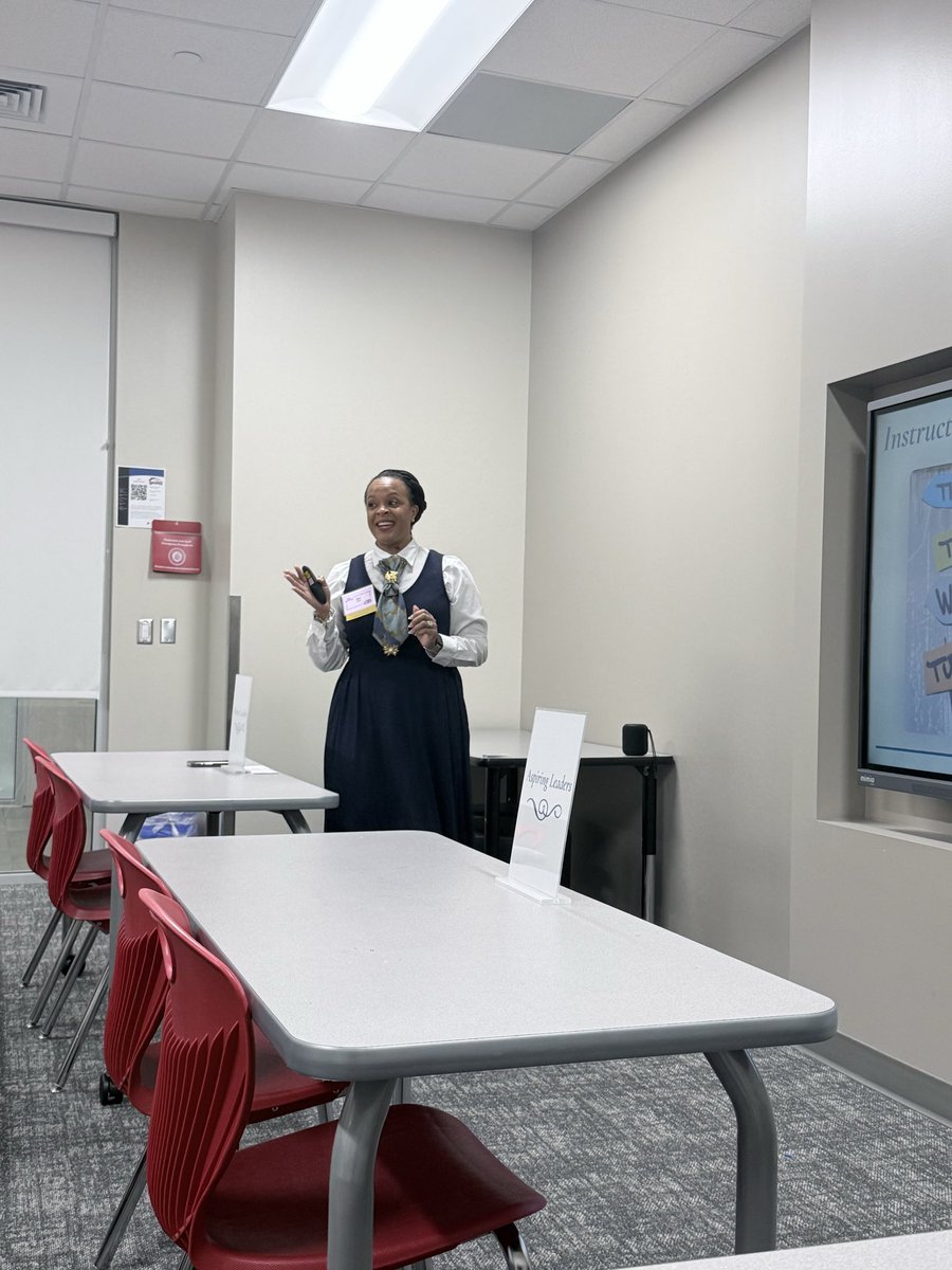 Lacey Walker tweet media