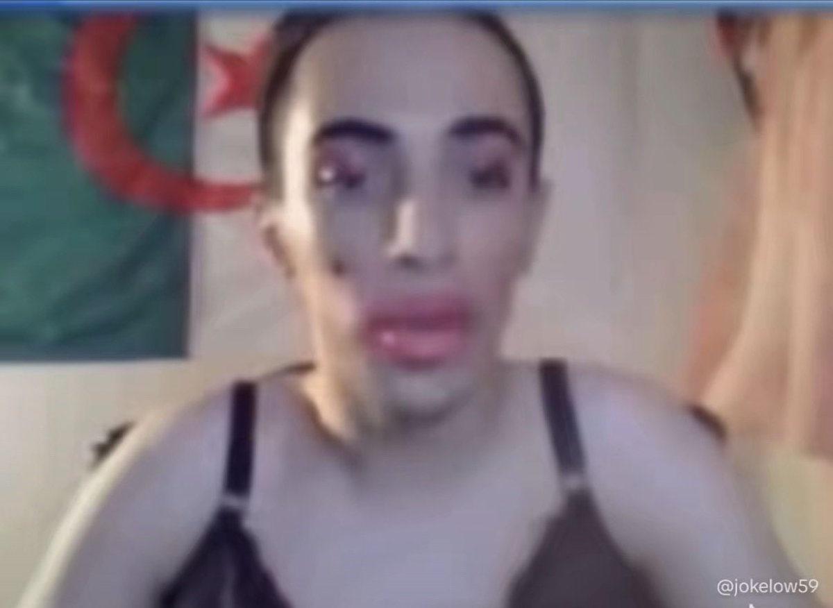 Alrs que derrière la bonbonne c lui