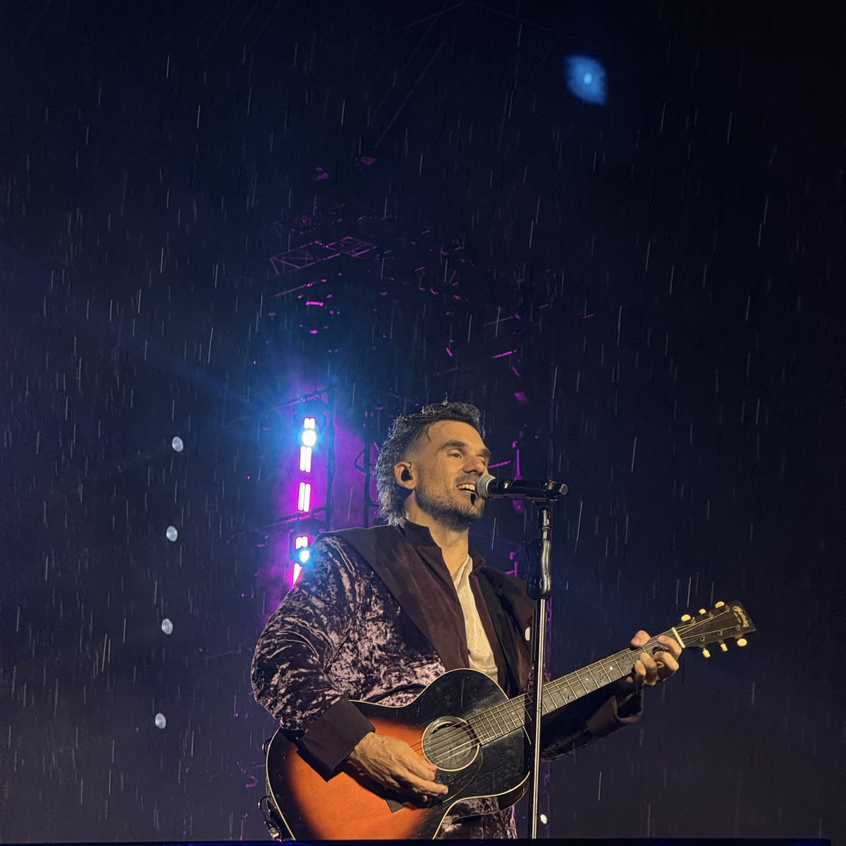 Lloverán mil días hasta que regreses vos