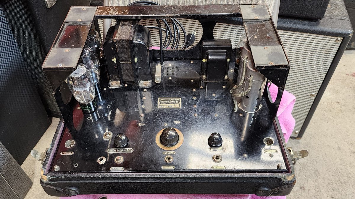 TomsAmpsDetroit's tweet image. 1930s DeVry Chicago Amplifier suitcase projector amplifier. Totally unique look, beautiful cleans up to metal. A prize find for me purchased on looks alone. Very popular here.

Available for #Detroit #Studio #Rental from Toms-Amps.com, The Home of Vintage Tone. Royal
