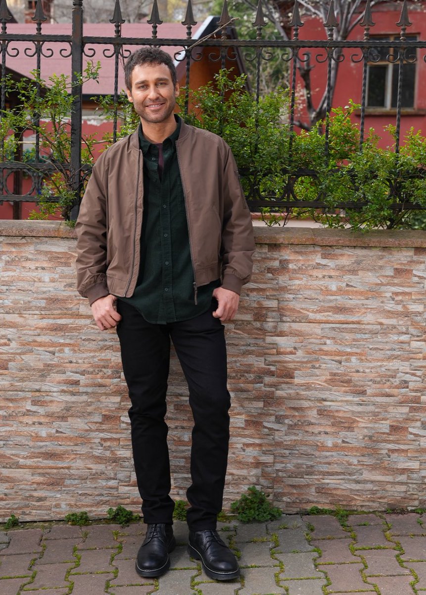 SeckinozdemirFc's tweet photo. Karşınızda Ömer !
Mahallenin en yakışıklısı,en delikanlısı…
#SeçkinÖzdemir #Düşes https://t.co/ewb5XuSBHV