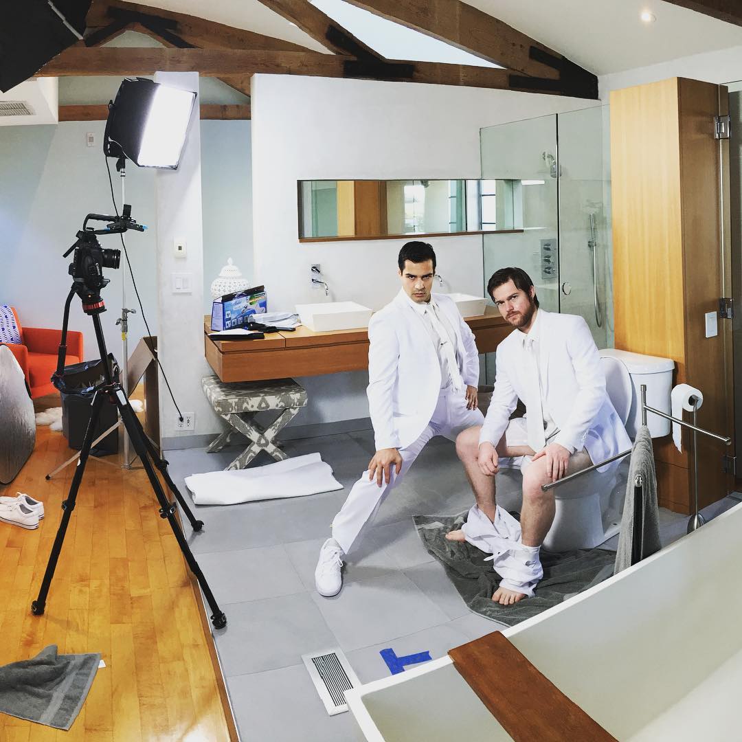 envy_mikevann's tweet image. Lights, camera, bathroom drama! 🚀

Envy Creative makes videos that boost your brand's growth.

#VideoProduction #CreativeContent #LosAngeles