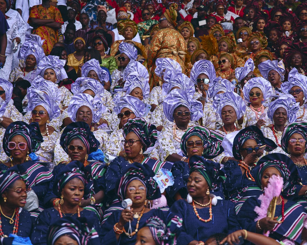 BabyGirl Photographer(TikhorsBrand) tweet media