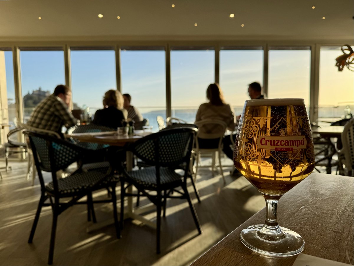 TanyaAtTheBeach's tweet photo. Early evening in #Marazion and dinner with a view of #StMichaelsMount at the very nice Godolphin. What a treat! https://t.co/N3Ba9r28fM