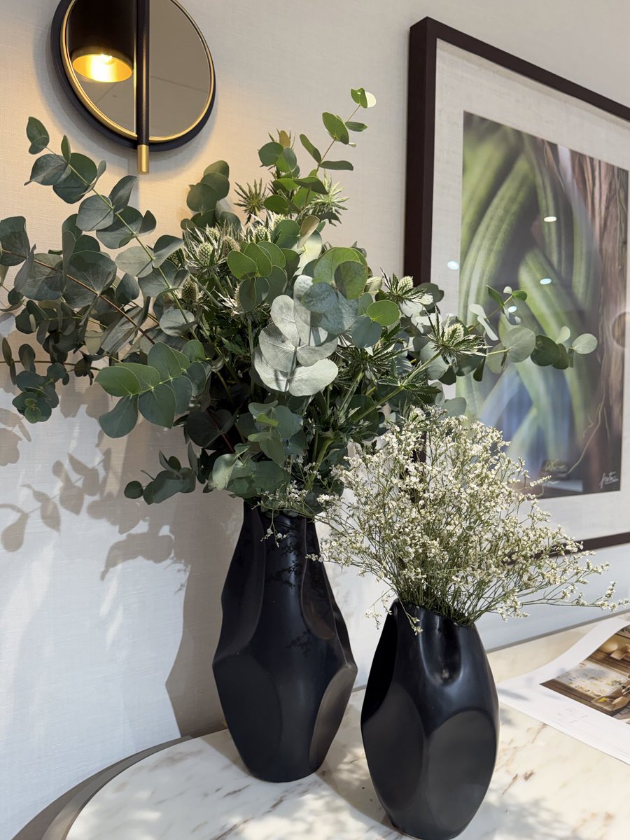 InteriorsTG's tweet photo. Dressing your home with the right accent pieces and lighting can change a room instantly, into a beautiful cohesive, stylish space.

#homeinteriors #interiorstyling #homeinteriors #homestyling #interiors #surreyhomes #surreyinteriors https://t.co/Xd9sMwpMT5