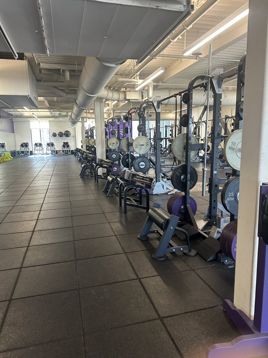 XavierBurdick_'s tweet photo. I Had A Great Time @StonehillFB Jr Day! I Made Lots Of Friends! Campus Was Beautiful And So Were The Facilities. I Can Tell They Have A Very Hard Work Ethic! I Hope To Be Back Very Soon! 
@_CoachMaher @97RyanJones @domscalese21 @Marquan58 https://t.co/xwFAjHFLME