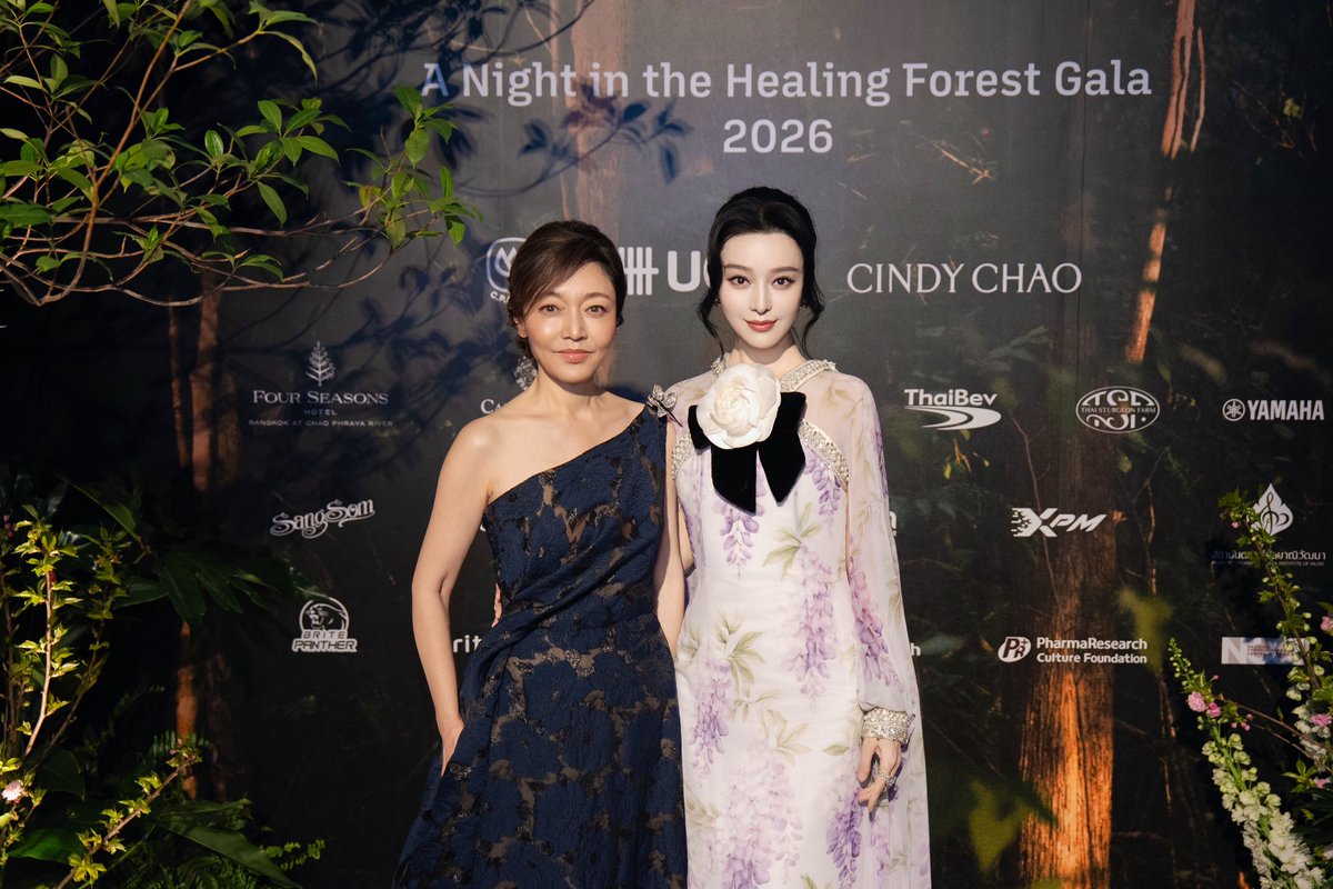 realBingbingFan's tweet photo. An evening dedicated to art, healing, and giving back. 💚
Thank you for an unforgettable experience. https://t.co/3E9Pne1O9T