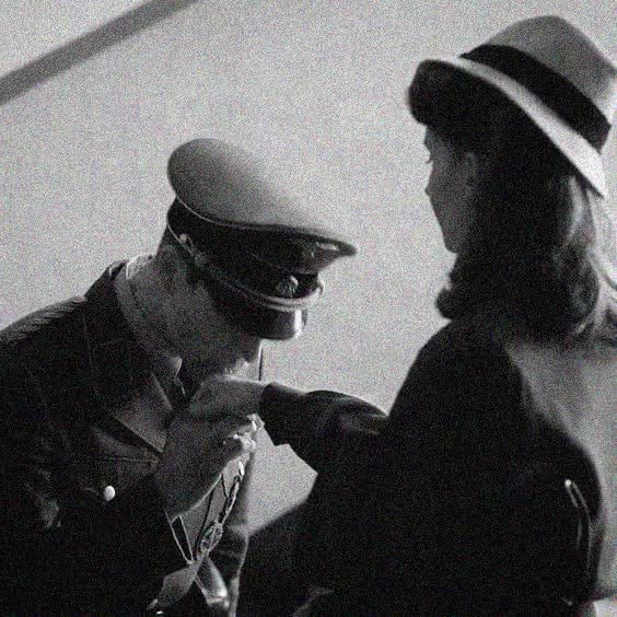 Warchillect tweet media