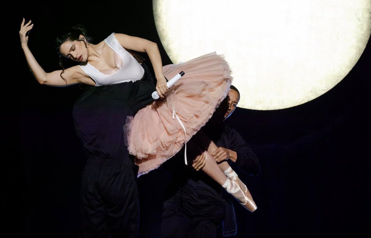 Rosalía España || Fan Page tweet media