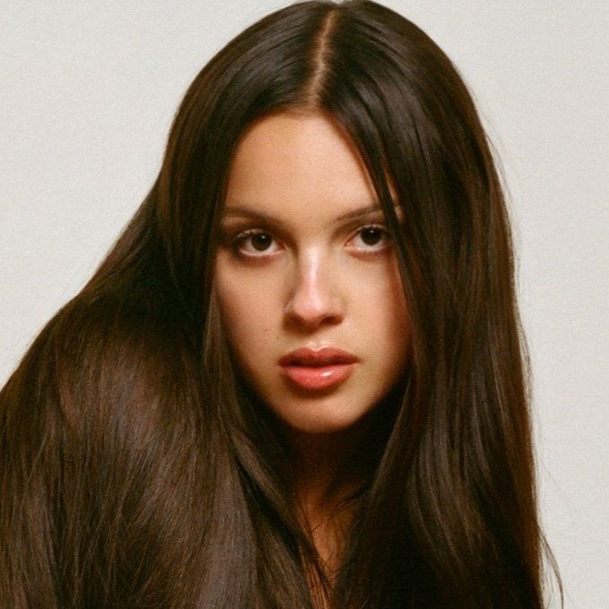 Niall Horan revela que Olivia Rodrigo o inspirou a fazer um álbum com elementos de rock:

"Olivia foi meio que uma inspiração, no sentido de que as rádios começaram a tocar as músicas dela e elas soavam muito ao vivo, bem rockeiras."