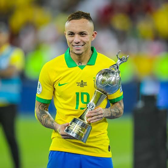 Ian - Libertadores eu sou tetra🏆🏆🏆🏆 tweet media