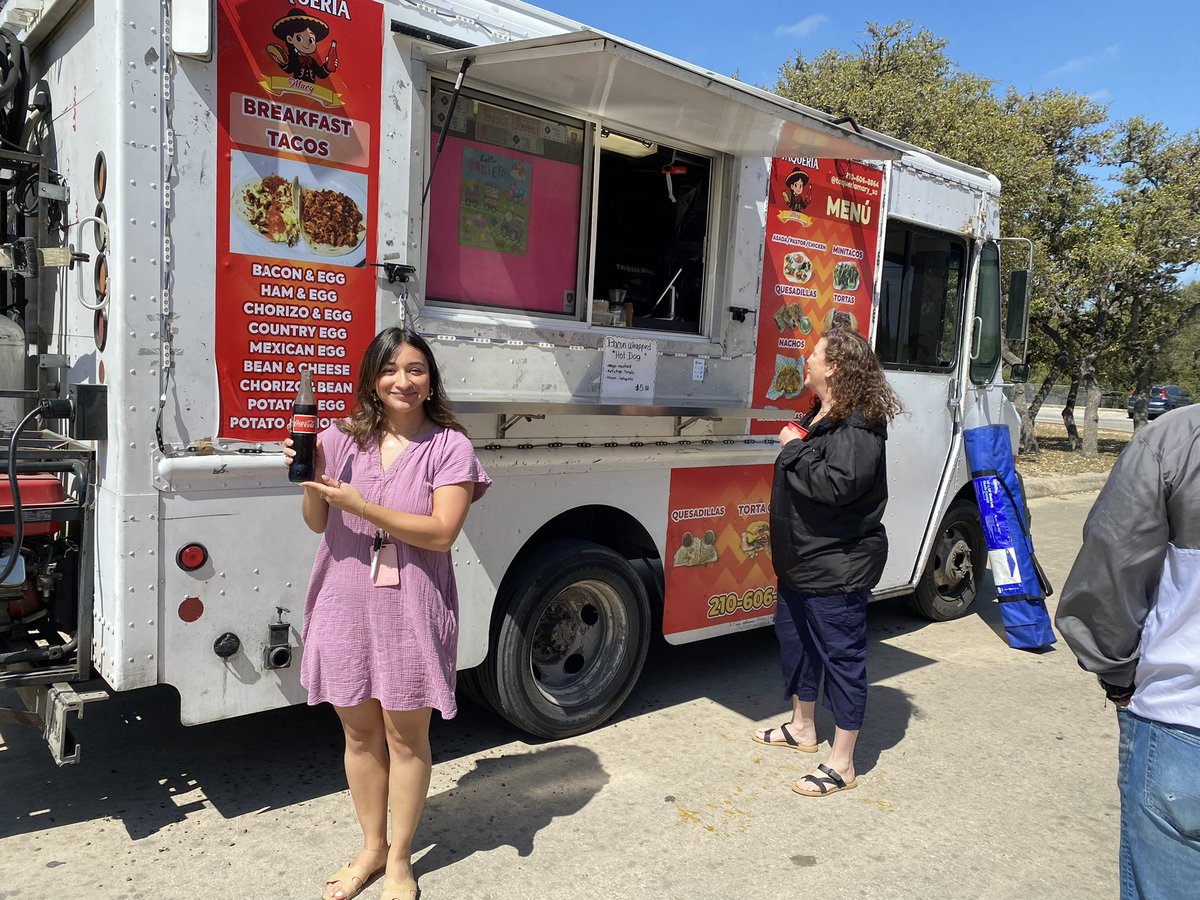 Ms. Navarro tweet media