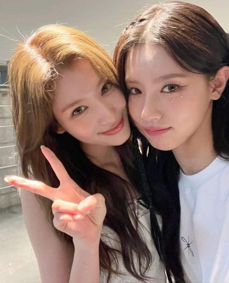 ₍^_𝓋𝒾𝓋_^₎⟆ tweet media