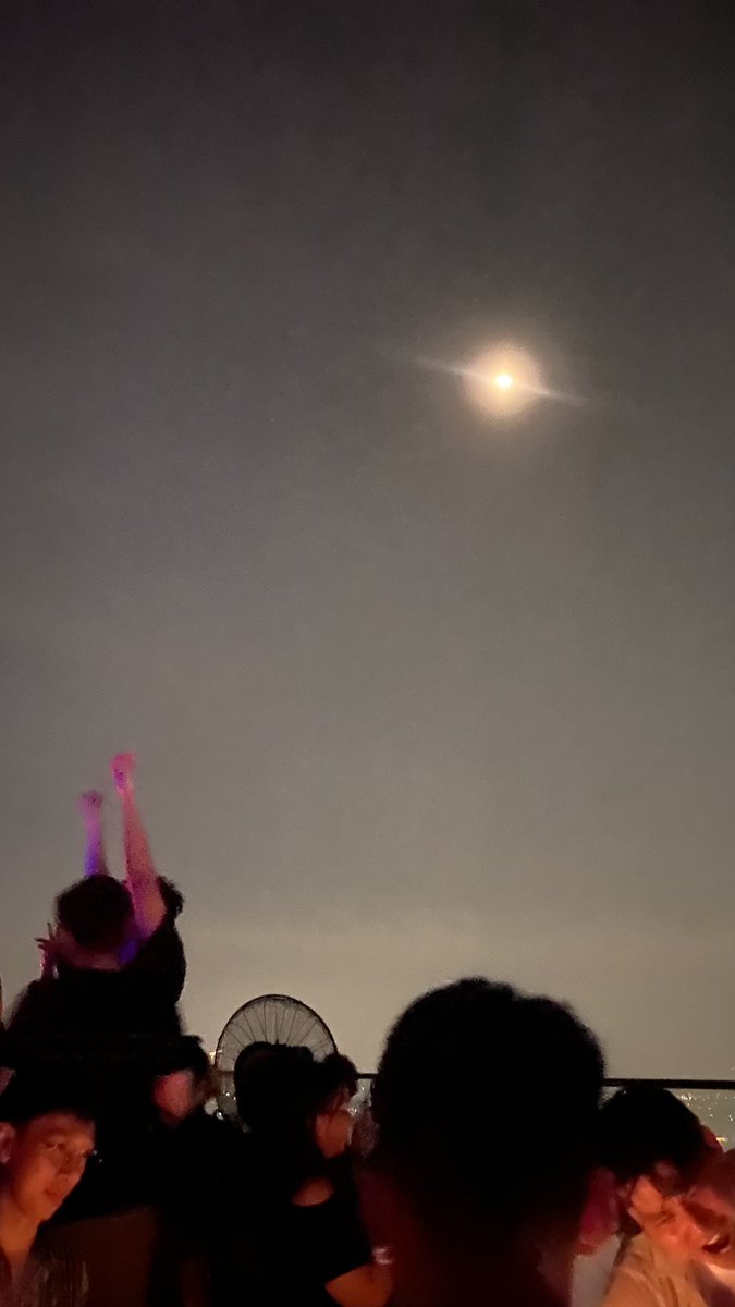 jo is typing tweet media