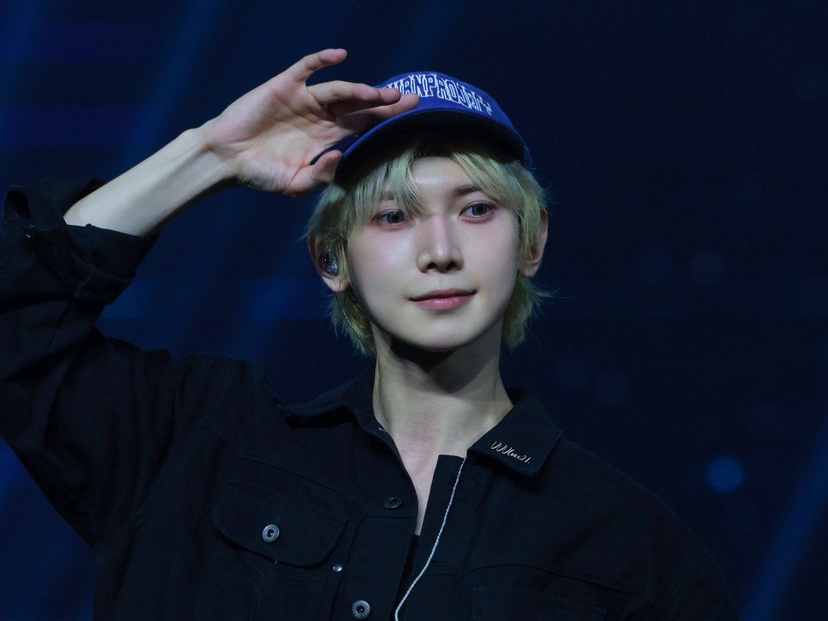 VVVlove21. tweet media