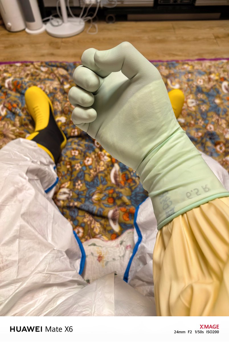 疯狂燃烧的腿毛 tweet media