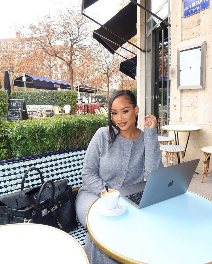 BAMIDELE🕊 tweet media