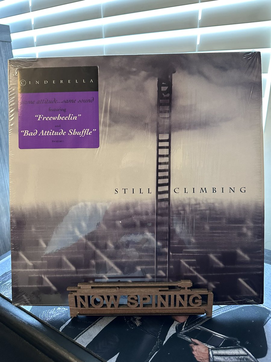 DennisWoods's tweet photo. Cinderella ~ Still Climbing (1994)
🎶 You say I get around
But I'm gonna hit the ground🎶
🔥🤘🔥🤘🔥 #NowPlaying #Cinderella #stillclimbing https://t.co/7ow0CfqKVk