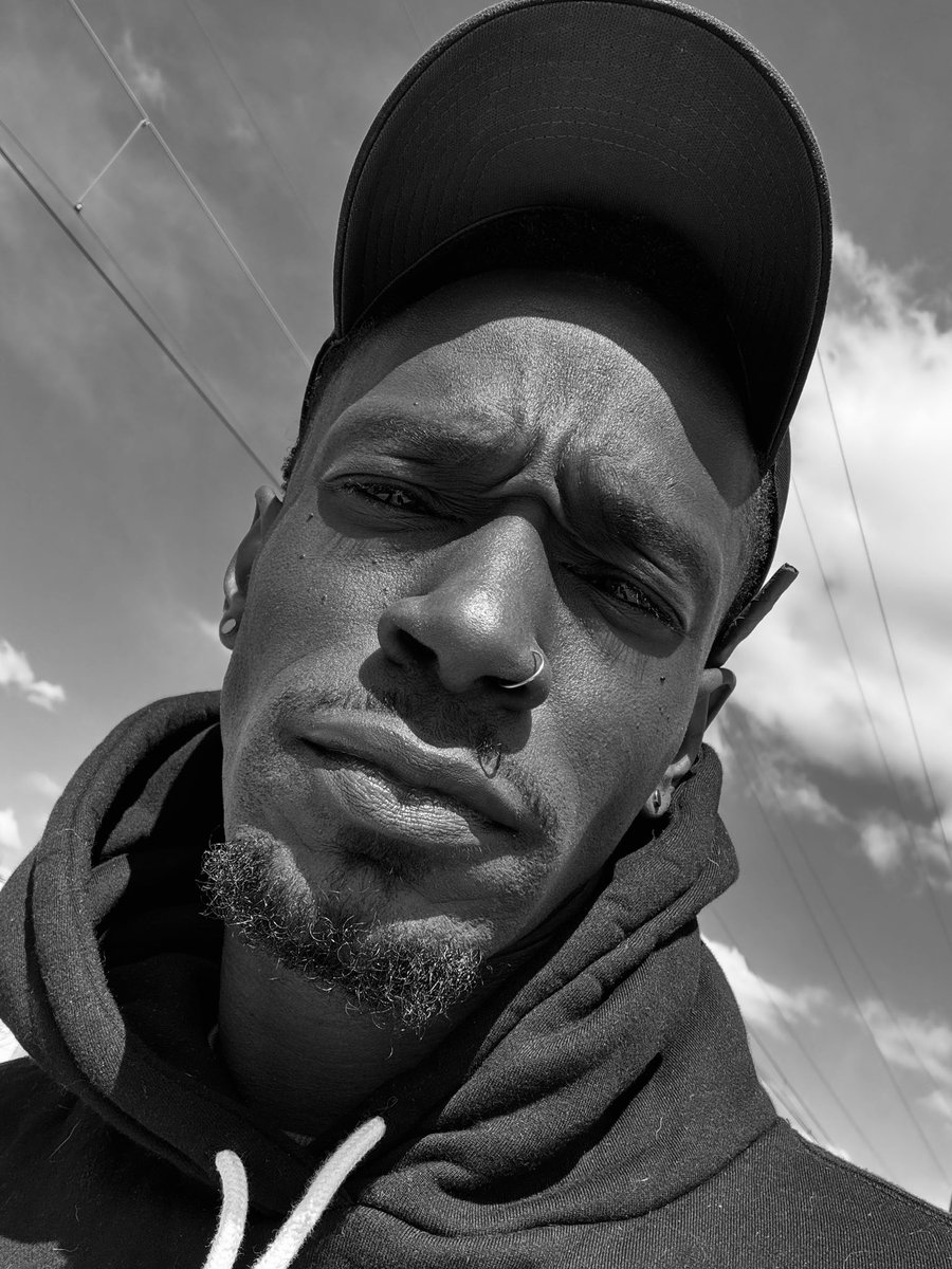 Eyezayyuhh tweet media