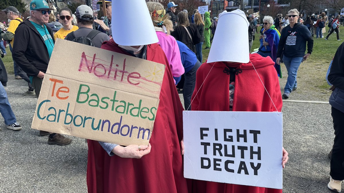 Crowd building at Seattle’s Cal Anderson Park #nokings march.