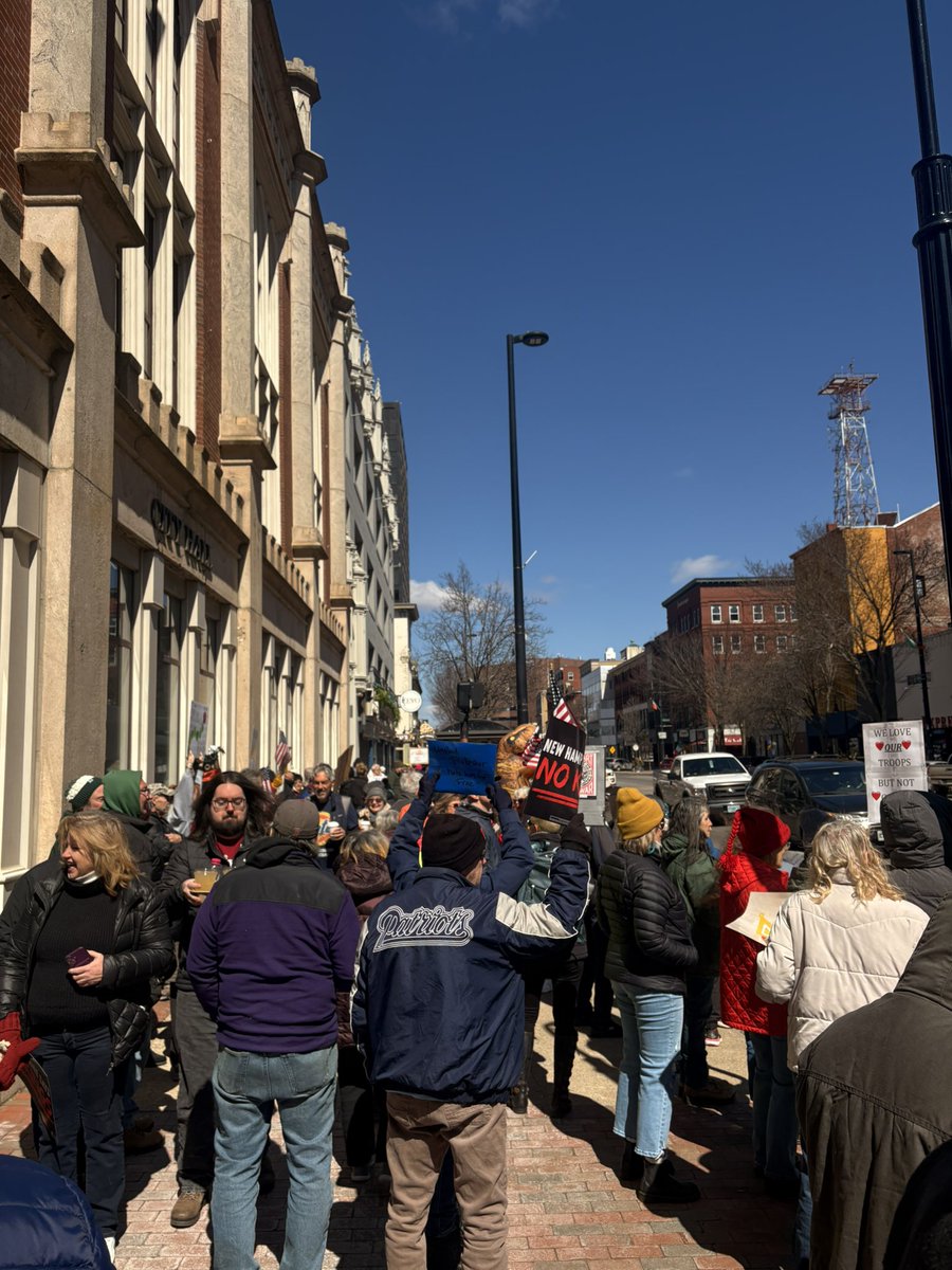 NH Democratic Party tweet media