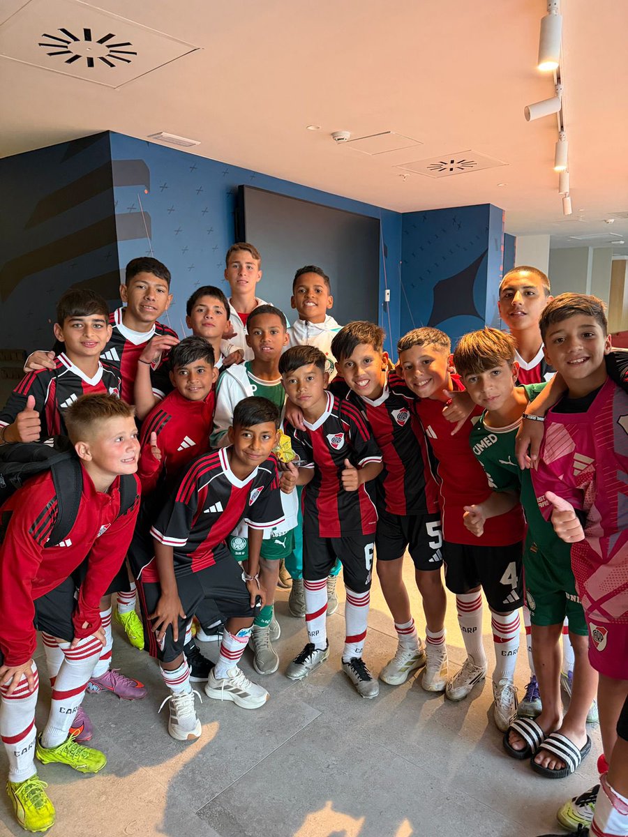 𝙈𝘼𝙓𝙄 tweet media