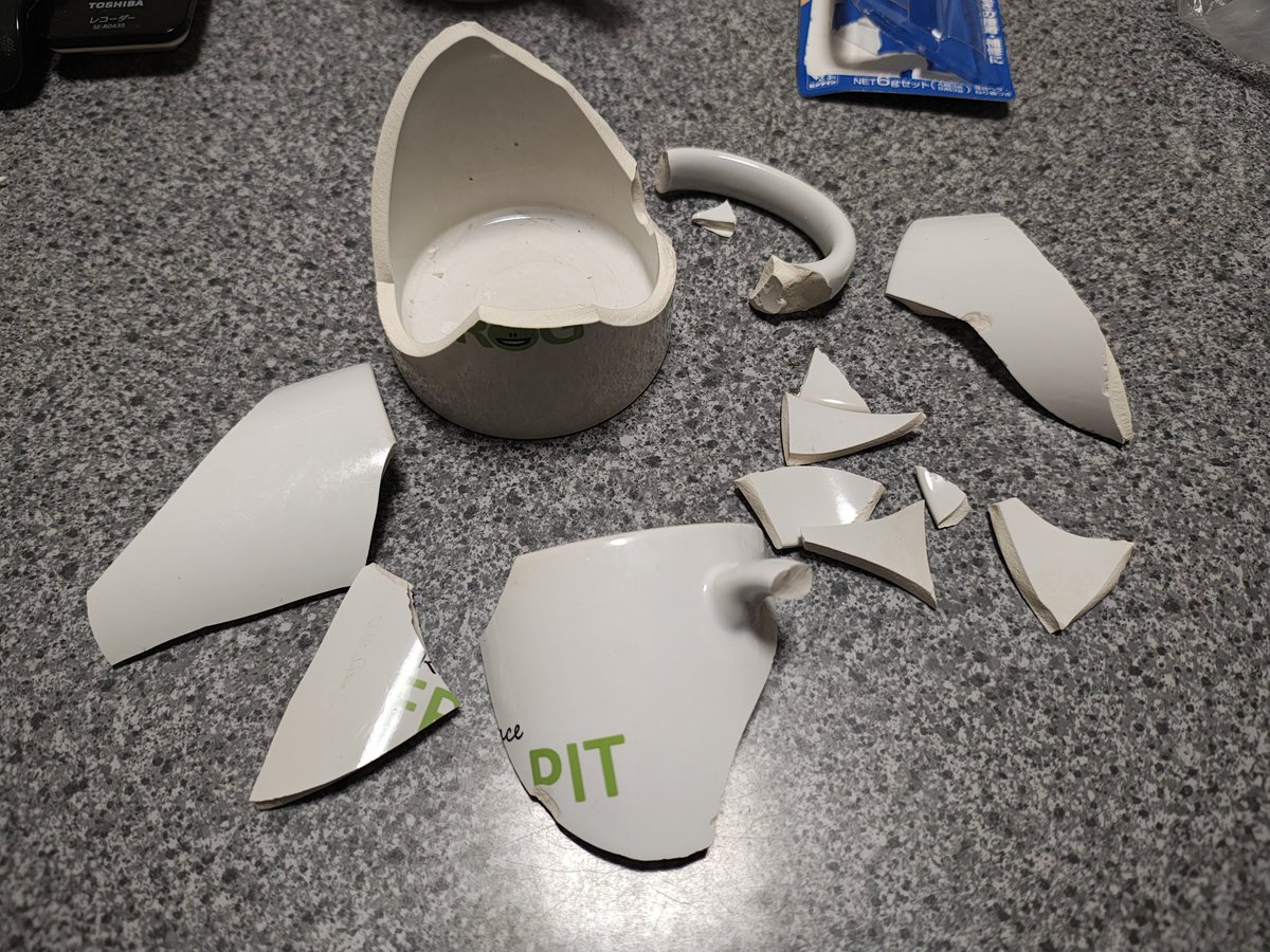 トモさん tweet media