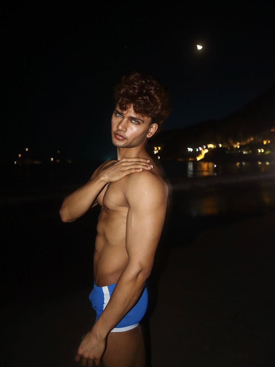 Ron Bott tweet media