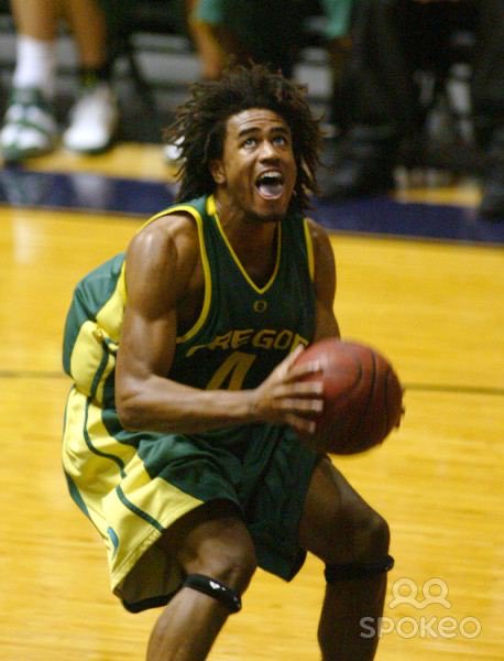 blazer dutton tweet media