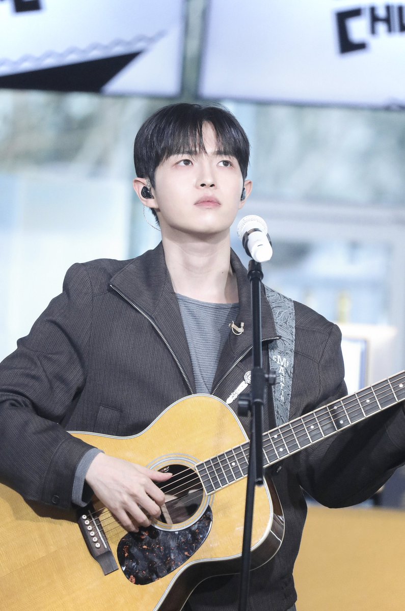 서울의 달 tweet media