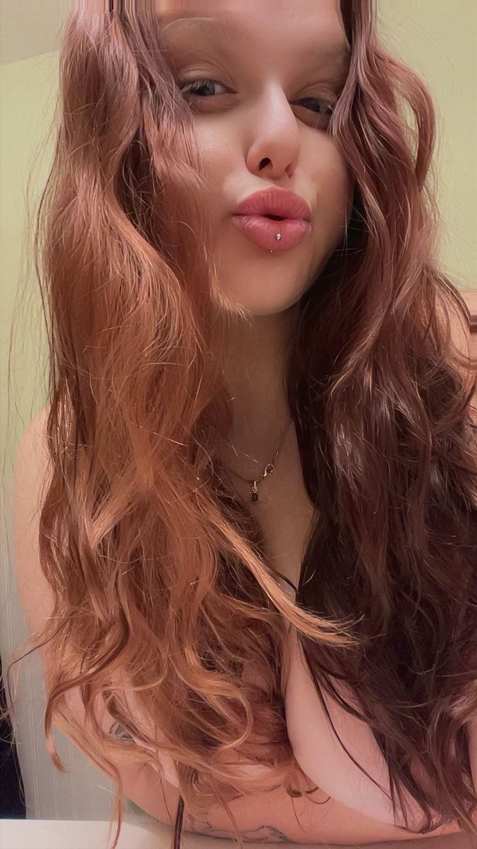 Lizzy sky tweet media