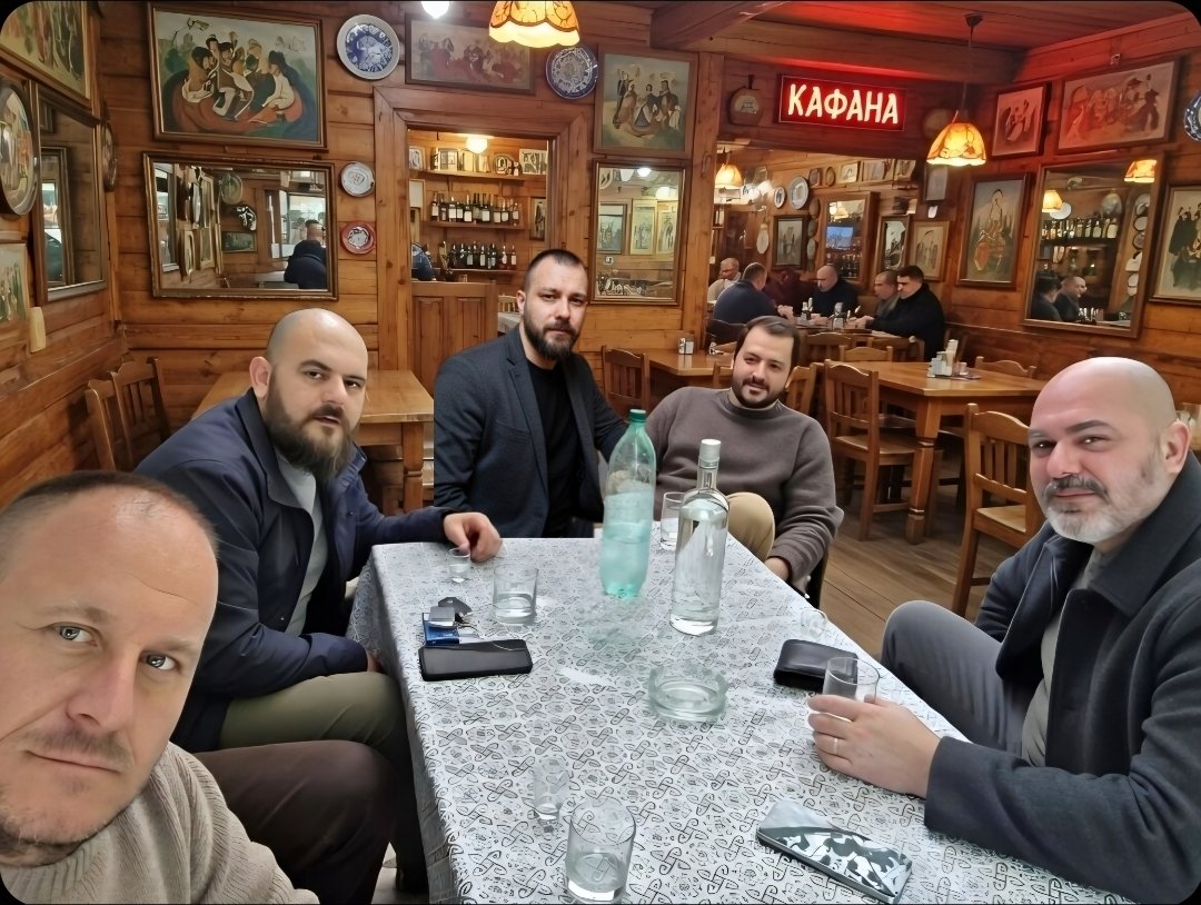 Ђет Милоје и десет љутих гуслара шњим tweet media