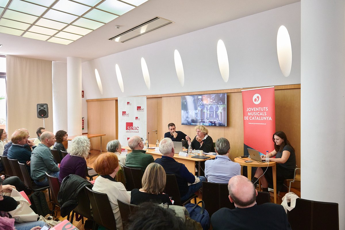 JMCatalunya's tweet photo. Avui hem celebrat l'assemblea general anual de la Federació de Joventuts Musicals de Catalunya a la seu de la SGAE a #Barcelona i hem brindat i apagat les espelmes del pastís dels 40 anys que fa aquest 2026 que es va crear la Federació 🎂
@jjmmtgna
📷Mario Wurzburger https://t.co/XLxdLpCAeZ