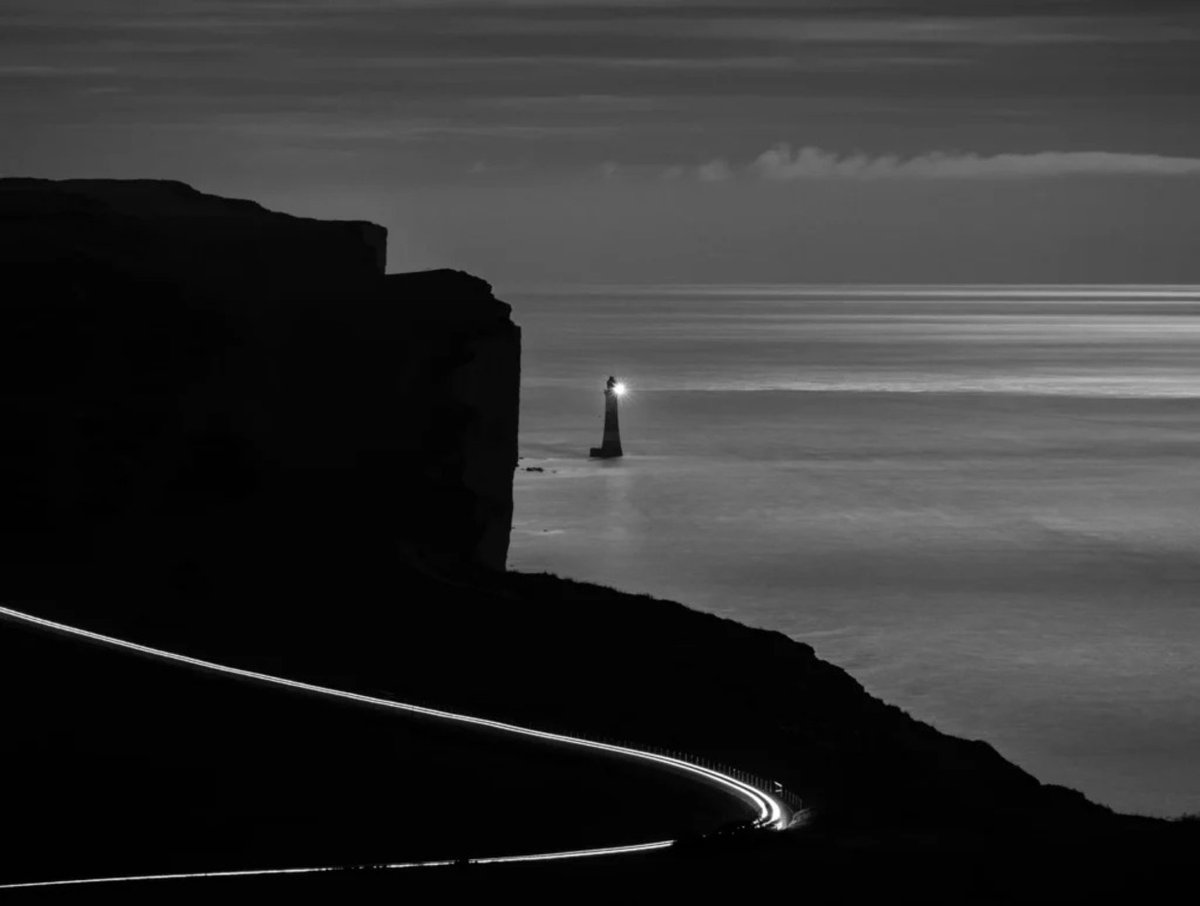 O l i v e r tweet media