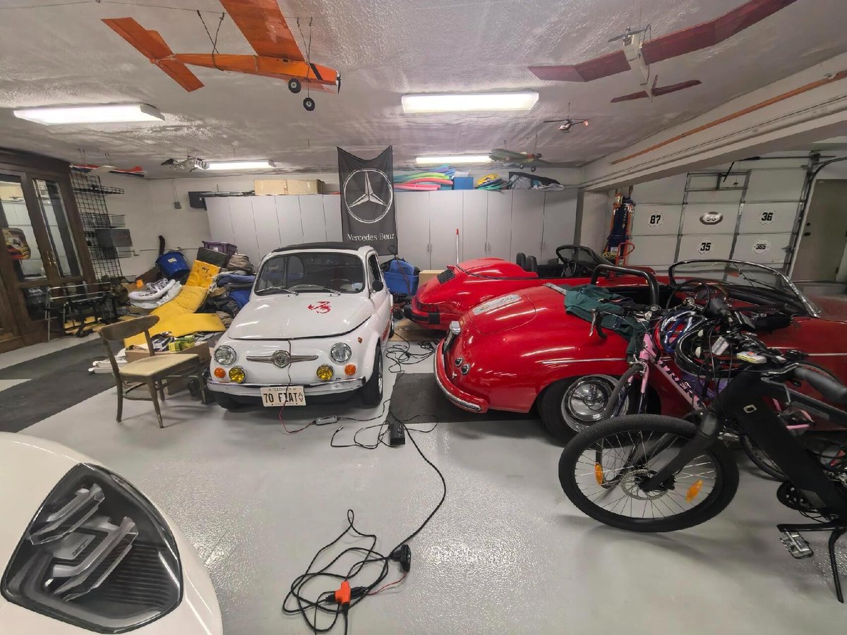 OdessaWave3cug's tweet photo. When your client is on a whole different level. Got invited to his brother’s place  and that garage? Felt like walking into a car show 🚘✨ still amazed. https://t.co/uDvOMYDaaj