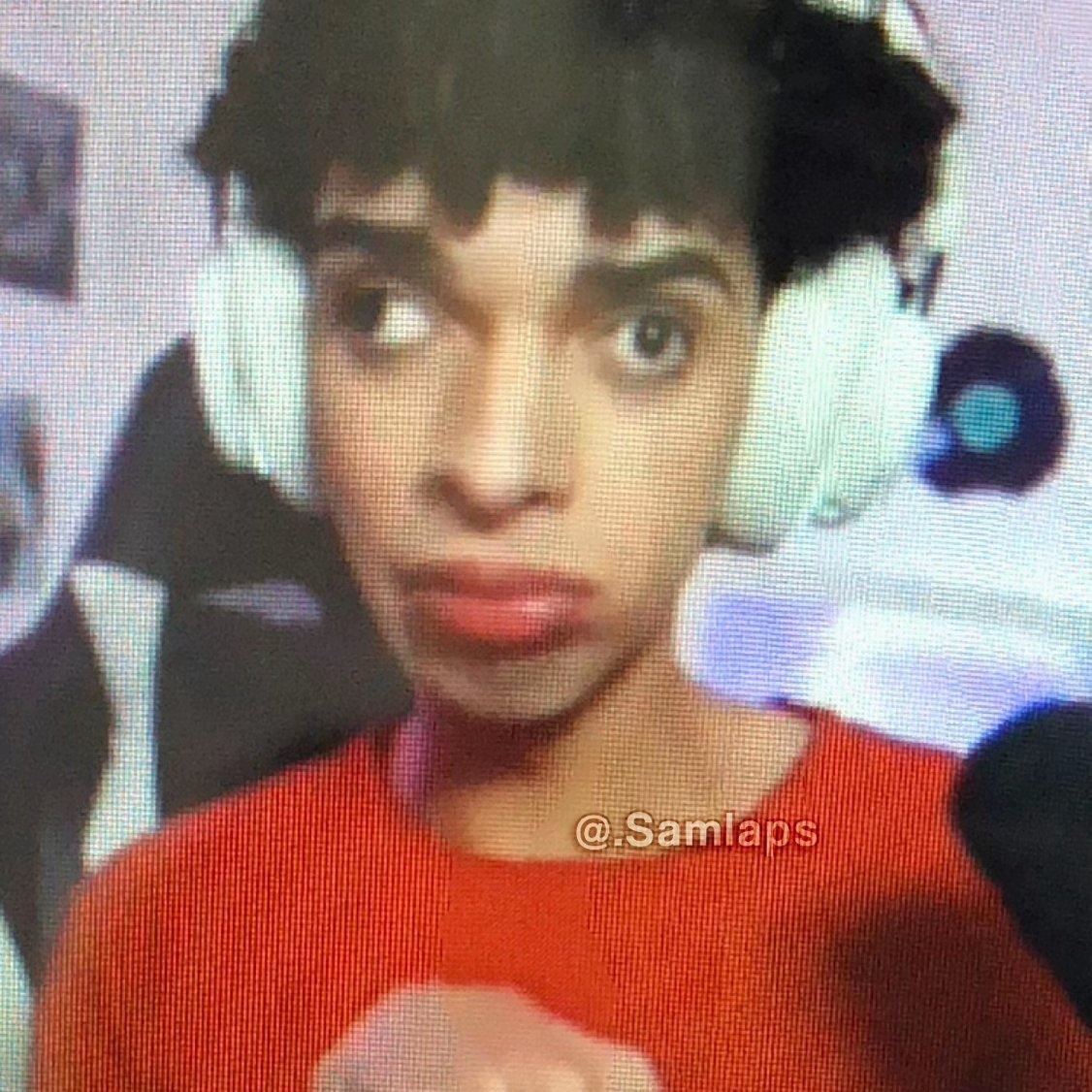 camila viendo como ahora todas estan ofendidas