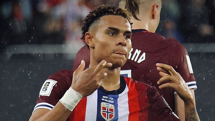 《 𝐉𝐉 》 tweet media