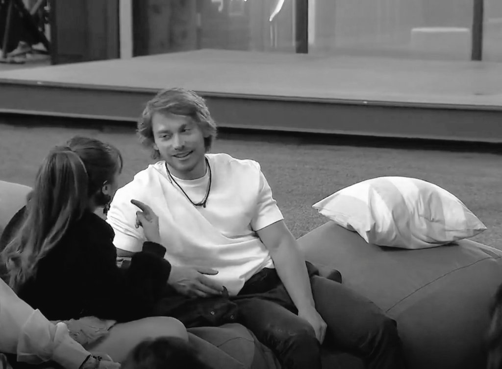 𝒍𝒆𝒕𝒊𝒄𝒊𝒂 ໑̣ 🫐 ⋆｡˚ tweet media