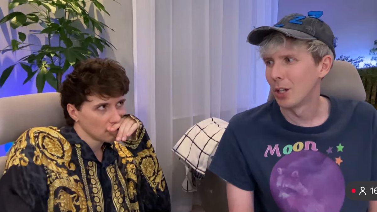 leo ! 🤍 tweet media