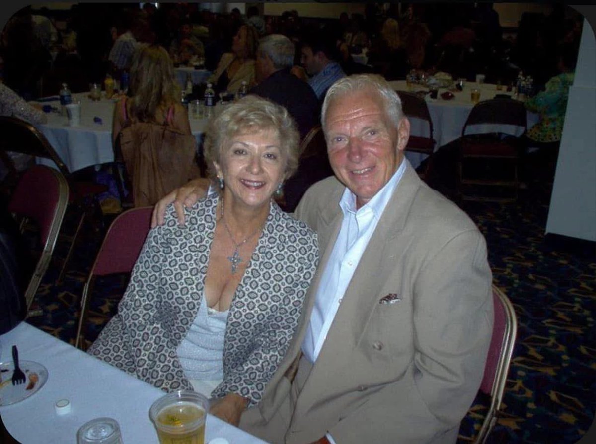 Book Pro Wrestlers tweet media