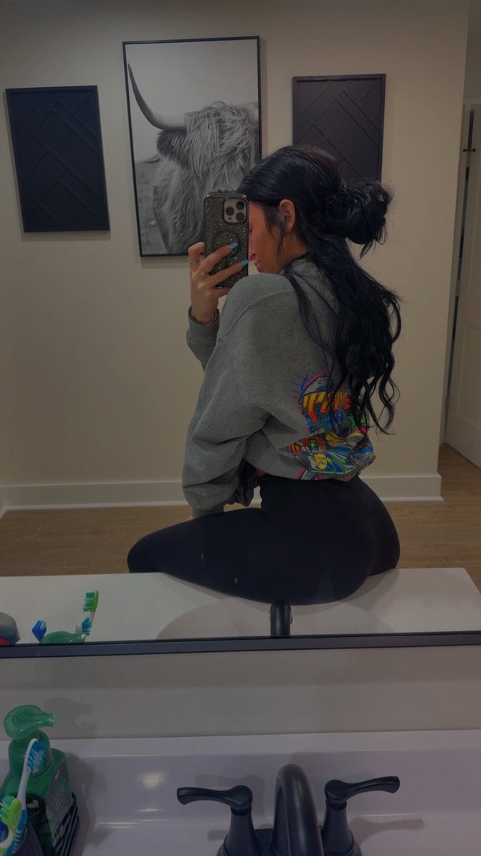 Ronika Eskins tweet media