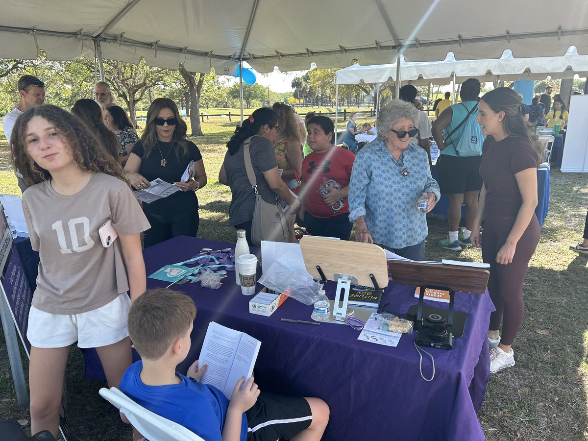 togetherforsha1's tweet image. From DC to Palm Beach to NYC to WPC advocacy doesn’t stop until there is a cure! An inspiring day at the Parkinson’s Foundation, Moving Day Palm Beach (Our 6th time) #Move4PD  #MovingDayWalk @ParkinsonDotOrg
@ParkinsonDotOrg