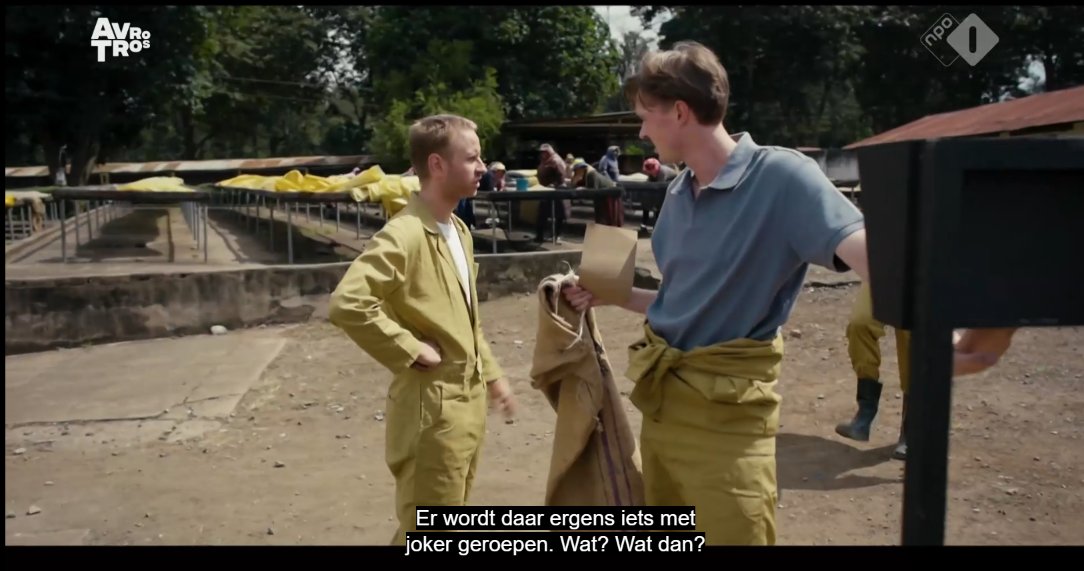 BenjiBuilderman's tweet photo. Hoop niet dat ik nu Daan jinx dat die deze aflv er uit gaat, maar de roddel verspreiden dat er een joker te vinden is zodat niemand meer de opdracht doet is wel echt een goede molactie #widm #wieisdedmol https://t.co/l5oouHdjX2