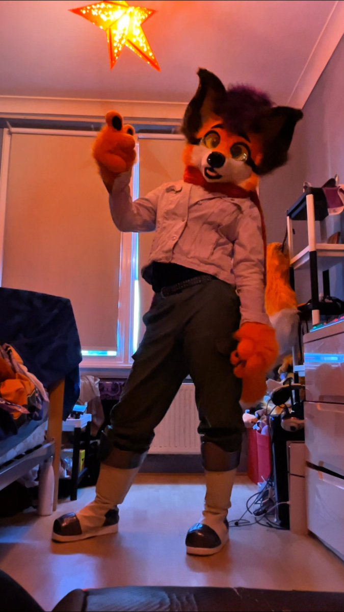 UFennix's tweet photo. After hearing the news about Starfox finally making a come back with Fox McCloud being in the Super Mario Galaxy Movie! I decided its time for me too bring my old StarFox cosplay out too try with my newest suit!
#starfox #nintendo #foxmccloud #furry #furries #fox #cosplay https://t.co/ah6SiKYTdJ