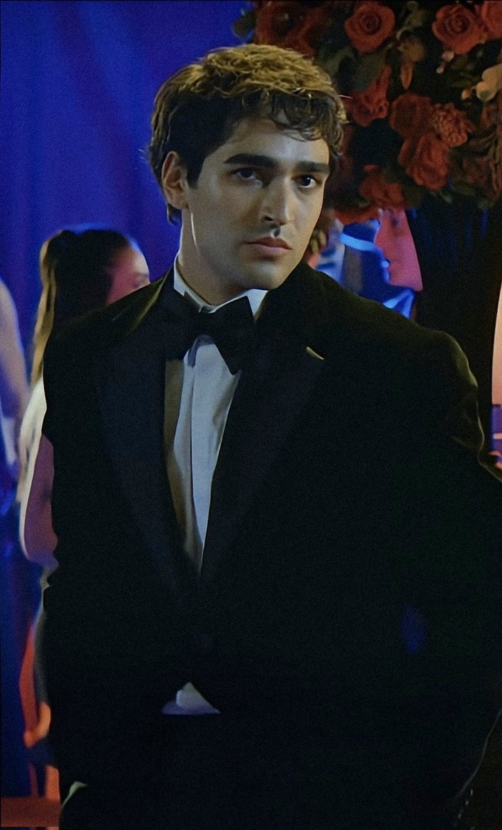 RealLove tweet media