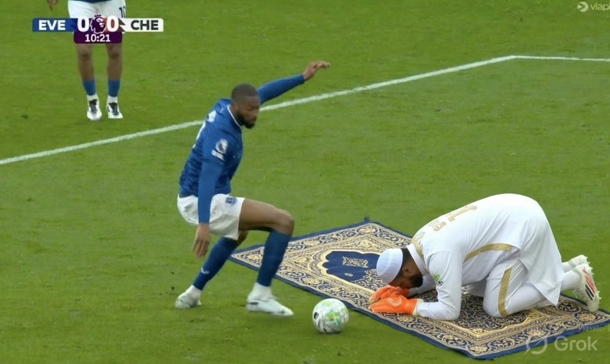 faith Collins tweet media